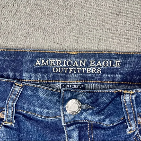 American Eagle Midi Distressed Jean Shorts 12 - Picture 6 of 7